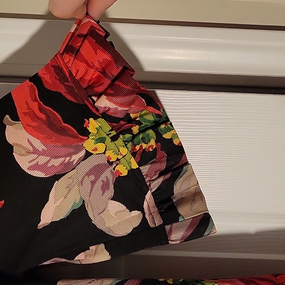 NWT Trina Turk floral dress, size 6 - Picture 4 of 6